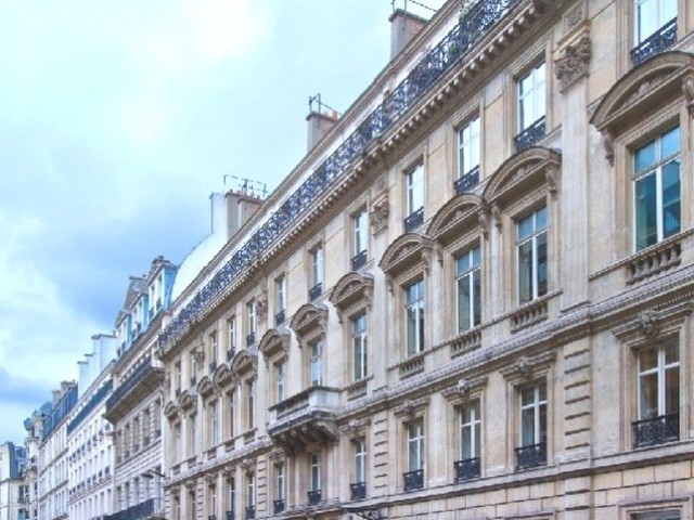 Un superbe appartement à la Concorde Paris