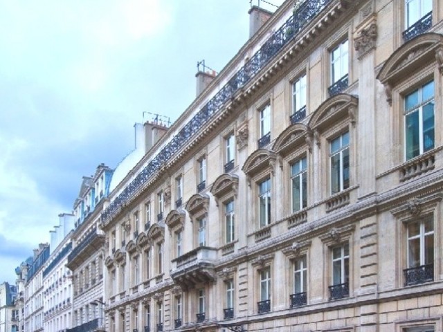  Un superbe appartement à la Concorde Paris